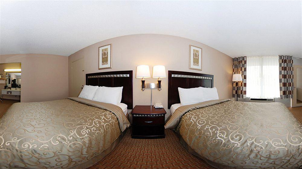 Clarion Inn And Events Center Pueblo North Экстерьер фото