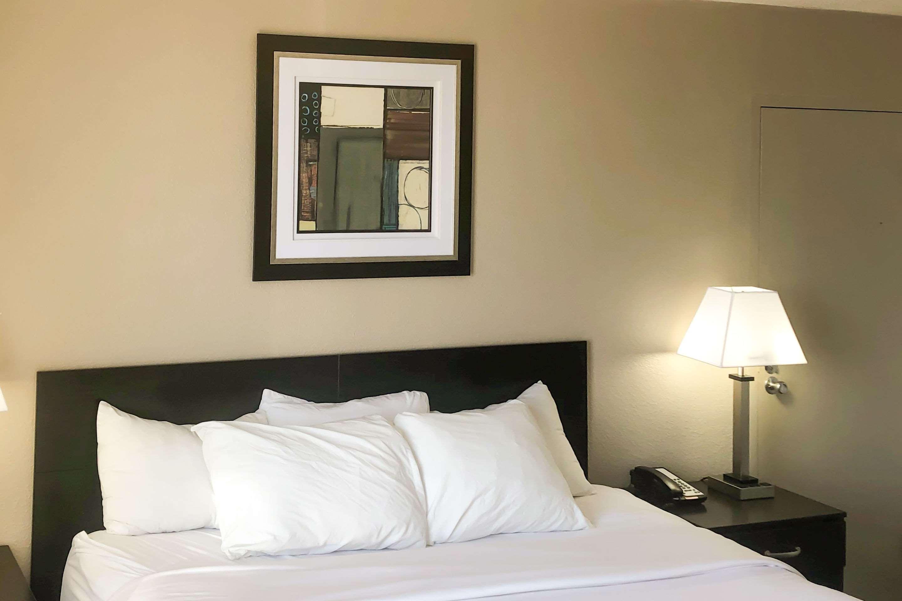 Clarion Inn And Events Center Pueblo North Экстерьер фото