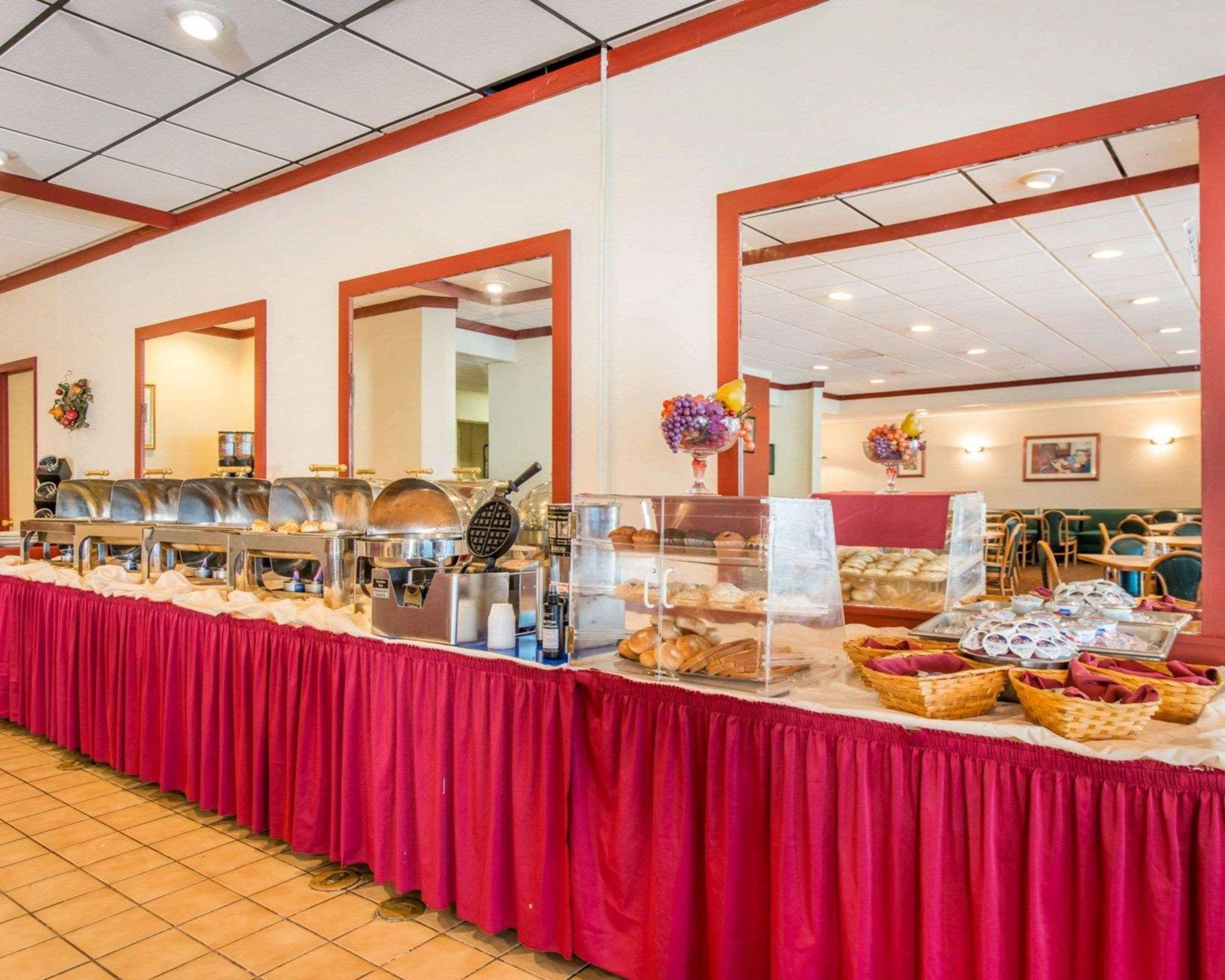 Clarion Inn And Events Center Pueblo North Экстерьер фото