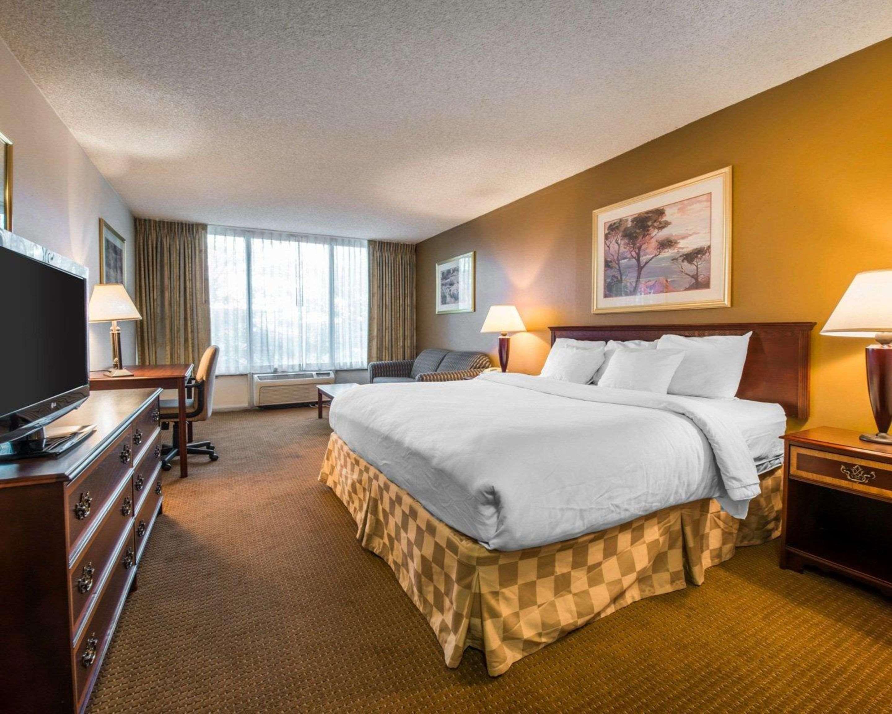 Clarion Inn And Events Center Pueblo North Экстерьер фото