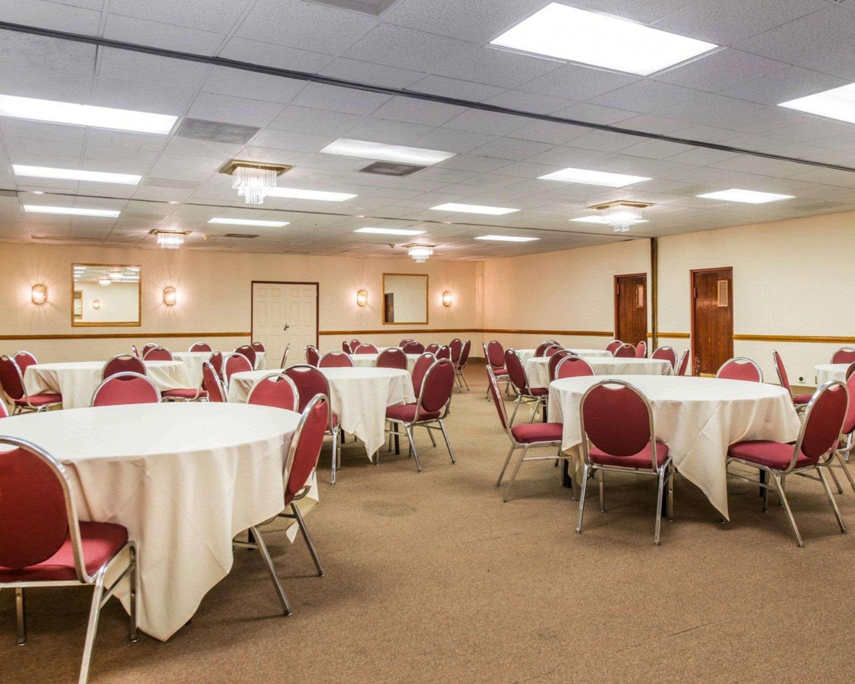 Clarion Inn And Events Center Pueblo North Экстерьер фото
