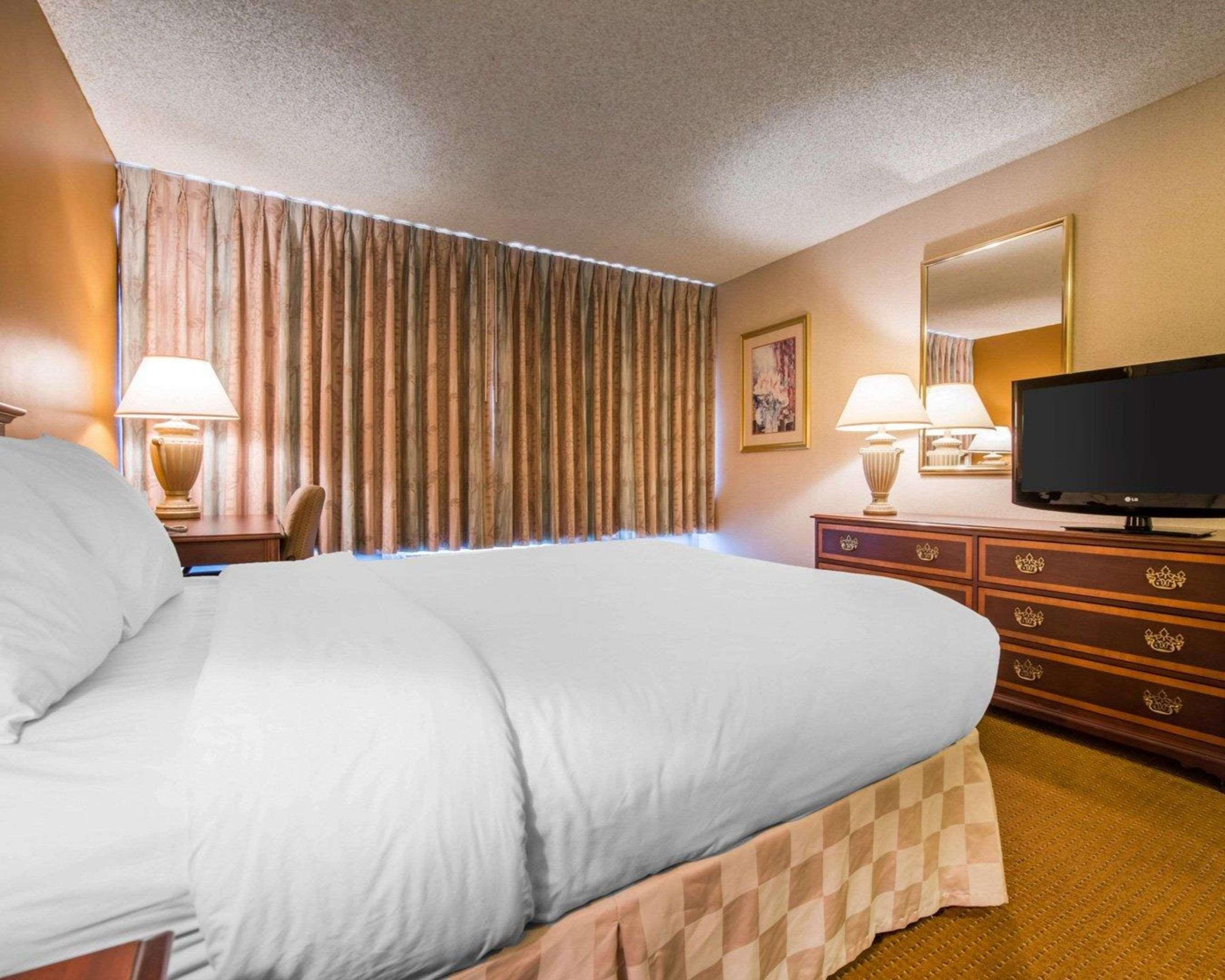 Clarion Inn And Events Center Pueblo North Экстерьер фото