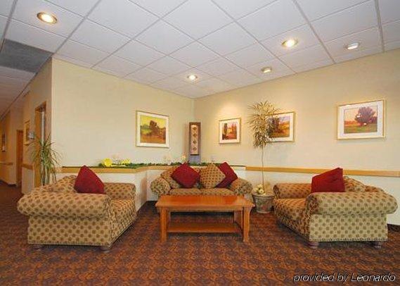 Clarion Inn And Events Center Pueblo North Интерьер фото