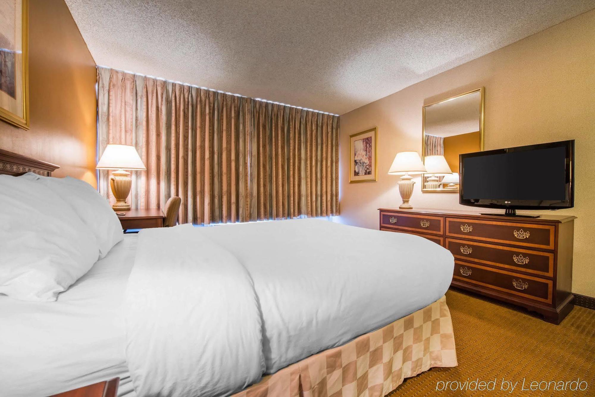 Clarion Inn And Events Center Pueblo North Экстерьер фото