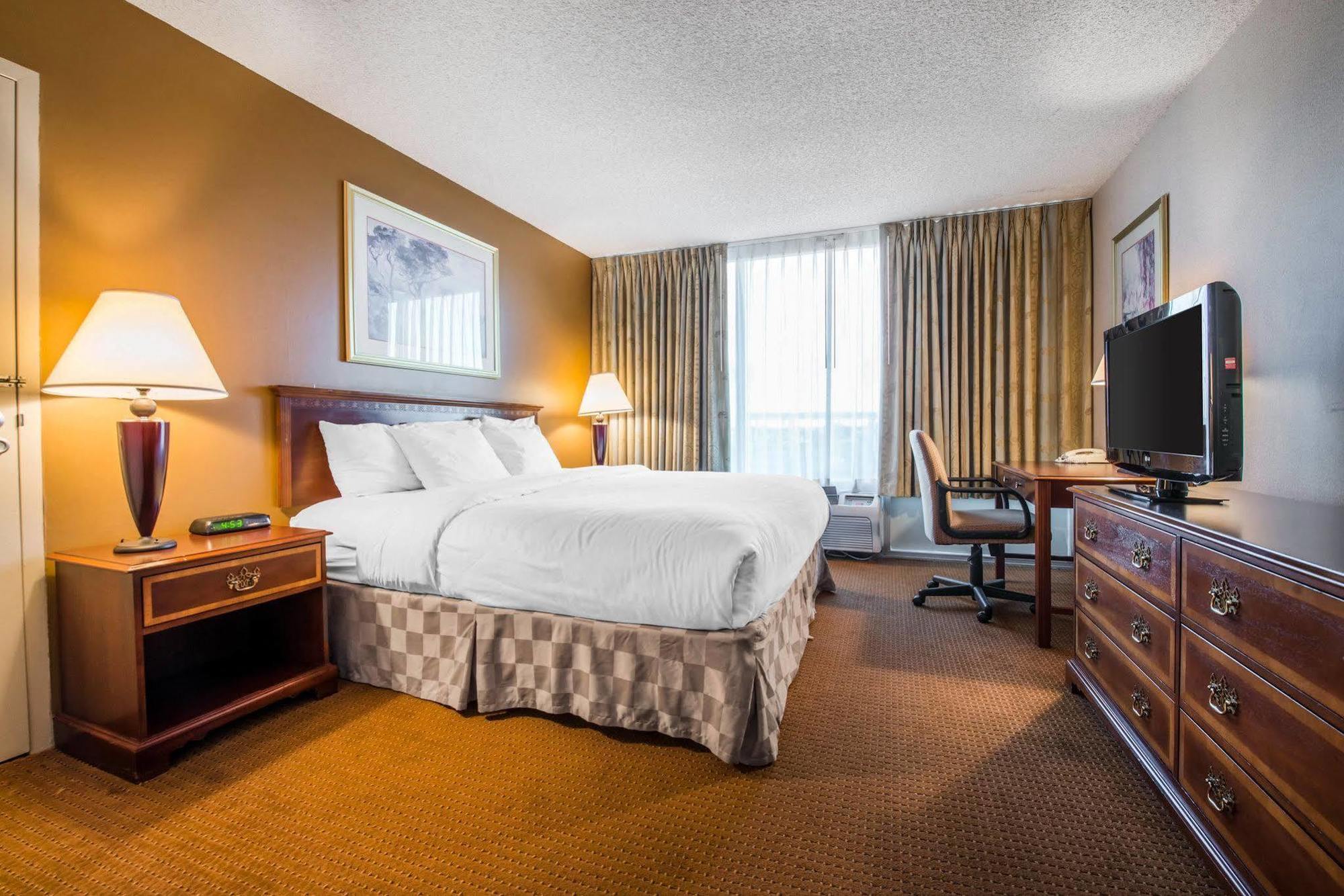 Clarion Inn And Events Center Pueblo North Экстерьер фото