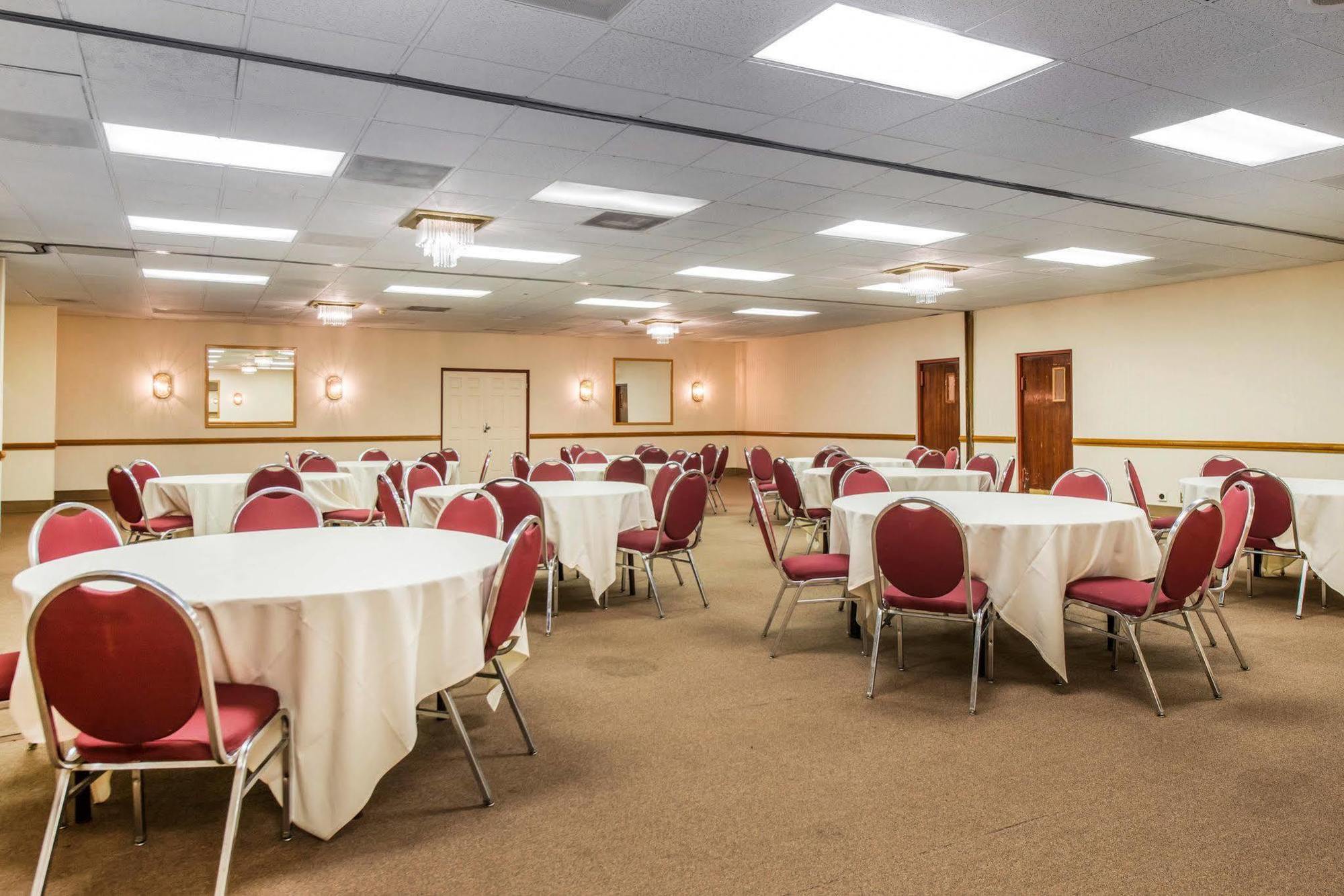 Clarion Inn And Events Center Pueblo North Экстерьер фото